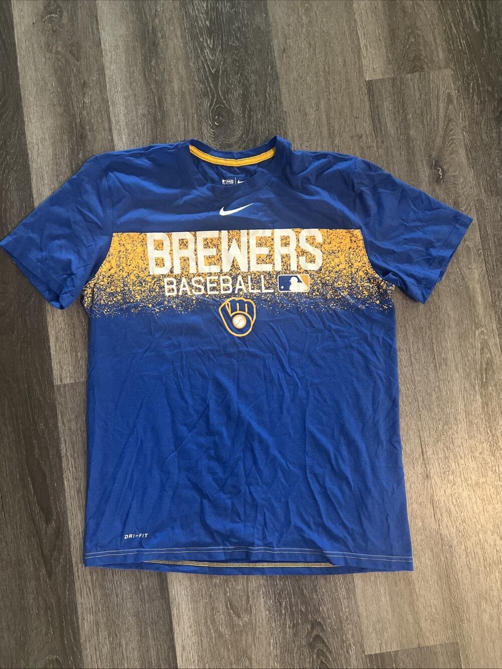 Milwaukee Brewers Baseball T-shirt Large Nike